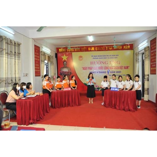 Lễ Phát động 'Hưởng ứng ngày Pháp luật nước CHXHCN Việt Nam 9/11/2021'