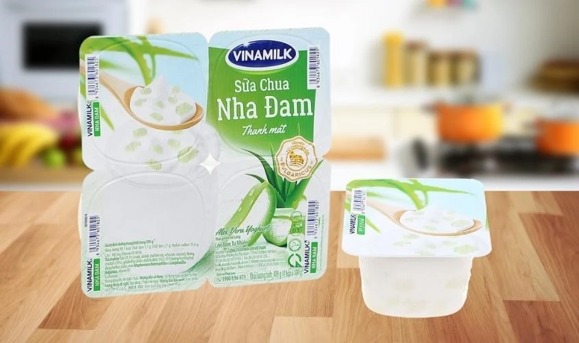 Hộp sữa chua có đường Vinamilk