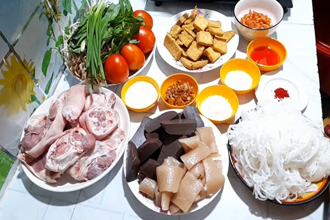 Bún riêu giò heo đúng vị thơm ngon