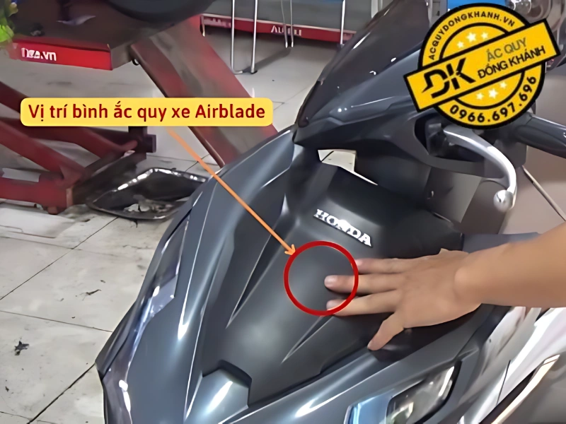 Bình Ắc Quy Xe Airblade 110,125,150 Nằm Ở Đâu? Thay Dễ Không