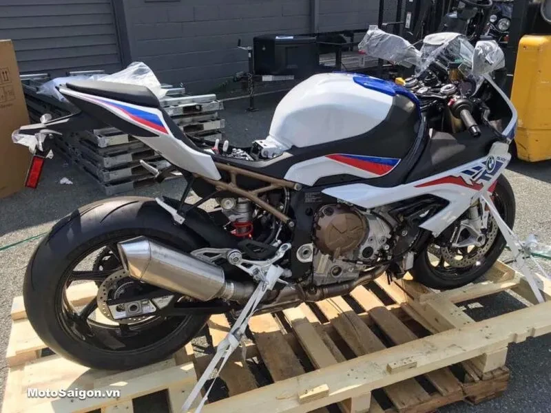 Đánh giá xe BMW S1000RR: “siêu cá mập” giá từ 949 triệu