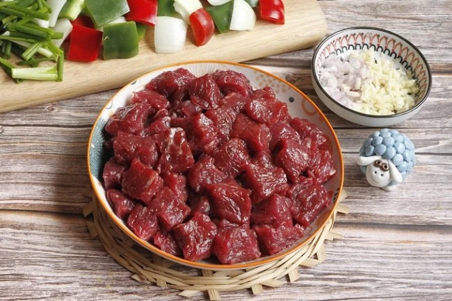Cách làm món cơm bò lúc lắc ngon chuẩn công thức tại nhà