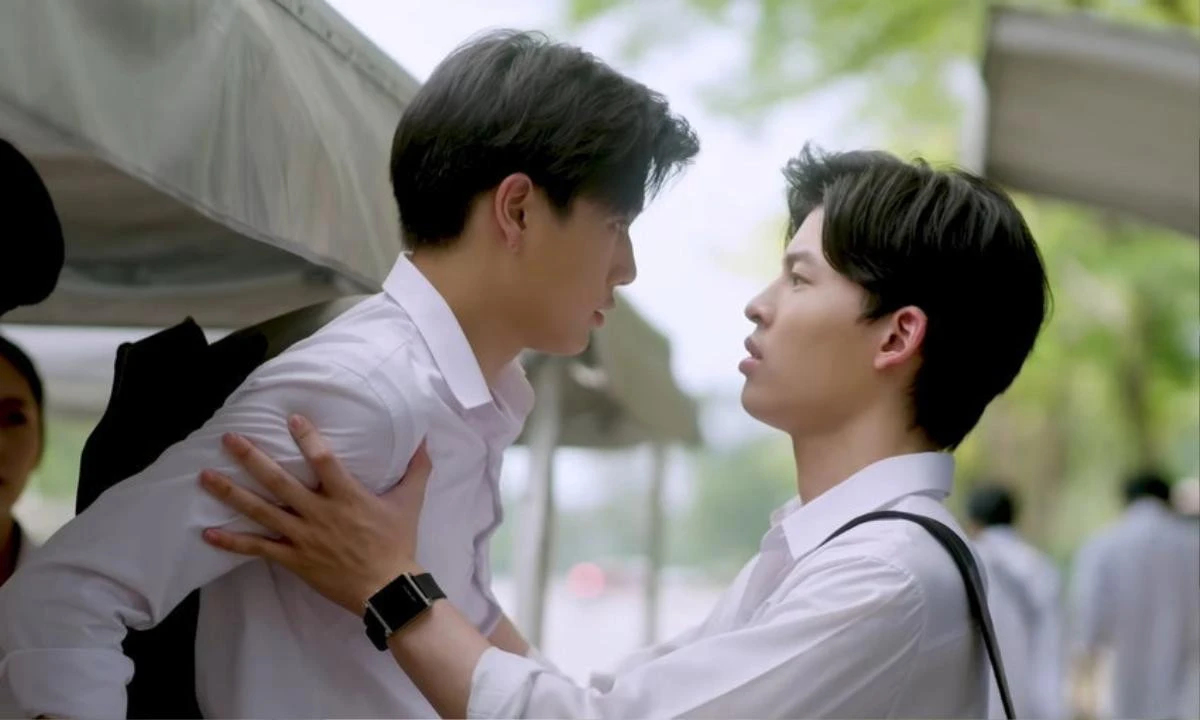 'Cá trên trời': Cuộc chiến tình yêu gay cấn