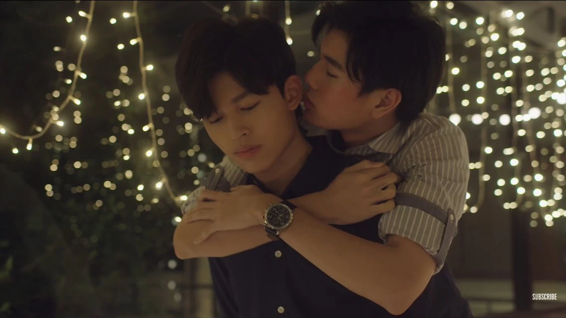 'Cá trên trời': Cuộc chiến tình yêu gay cấn