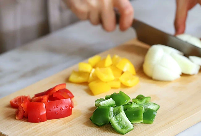 Cách làm món cơm bò lúc lắc ngon chuẩn công thức tại nhà